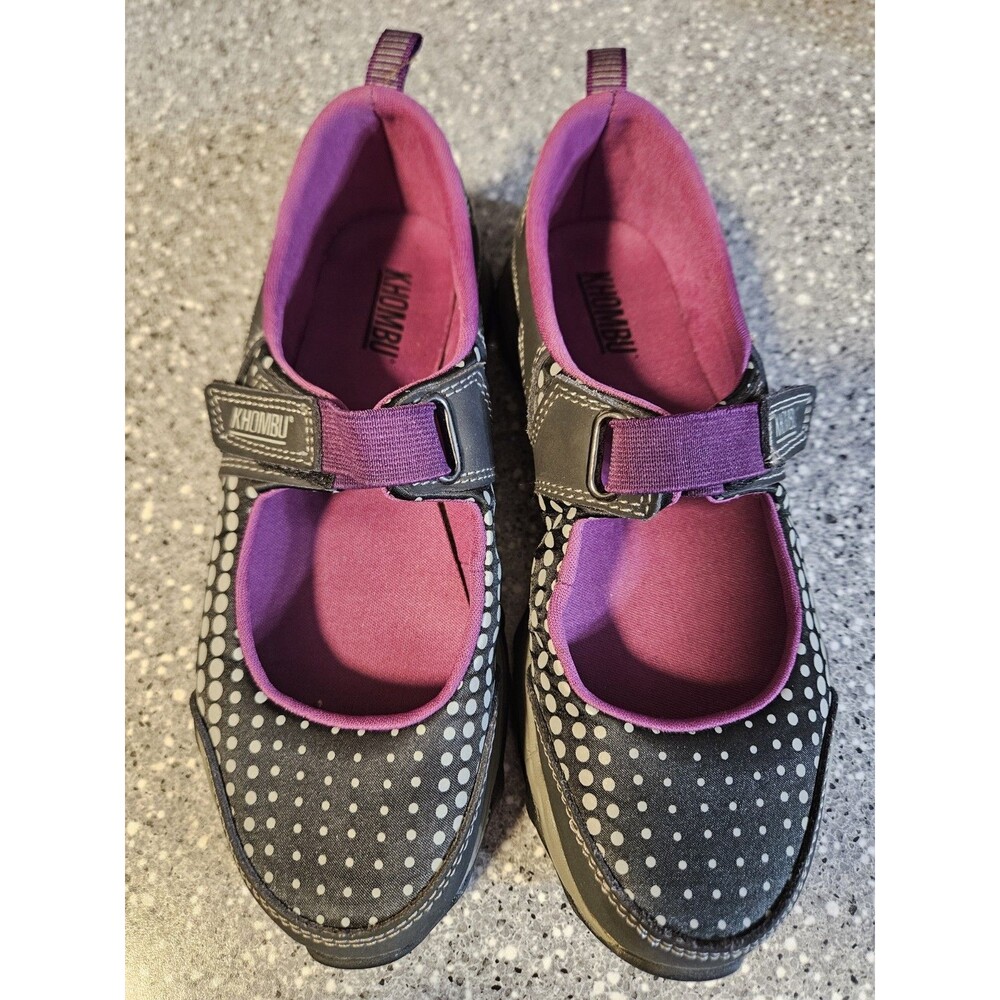 Khombu women's size 6 Mary Jane's purple black polka dot velcro shoes